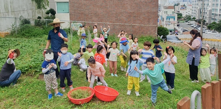 부설어린이집 – ‘텃밭 가꾸..