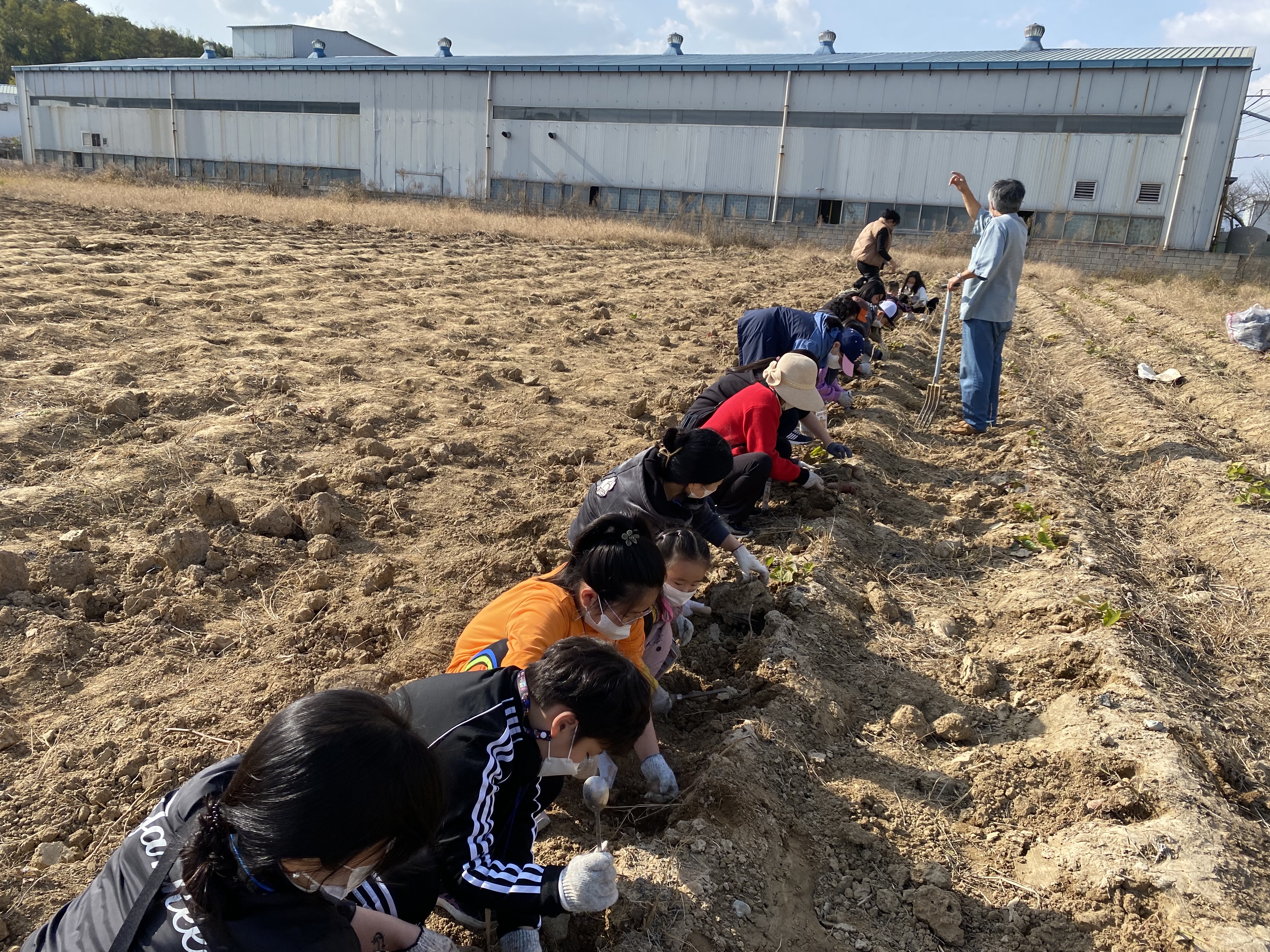 새터민지원센터 - 가족통합사..