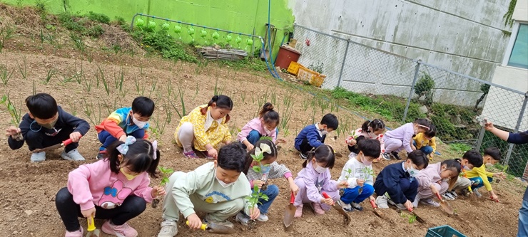 부설어린이집 – ‘꼬마 농부..